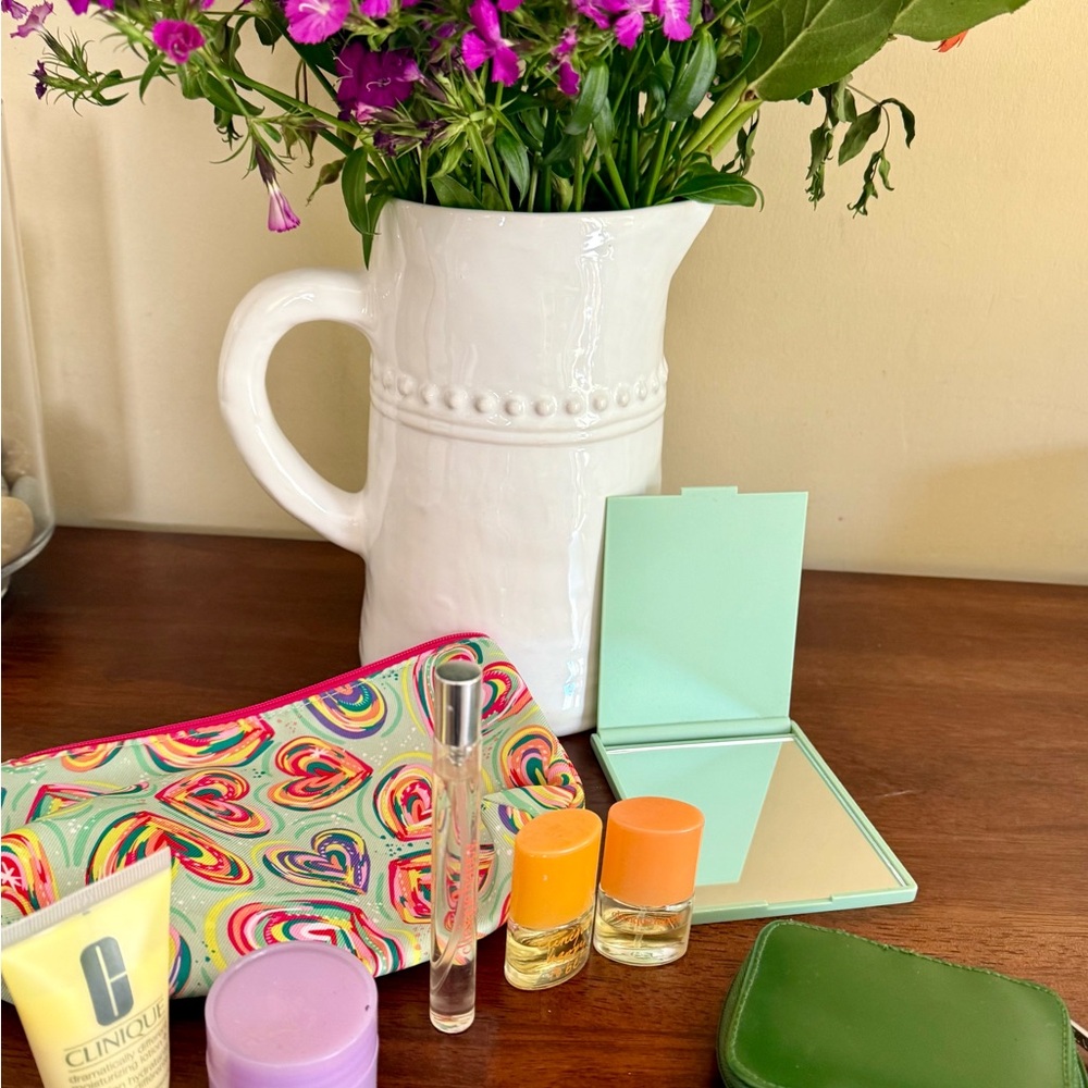 Clinique 9-Piece Bundle 3x Happy Perfume Take the Day Off Mirrors Cosmetic Bags